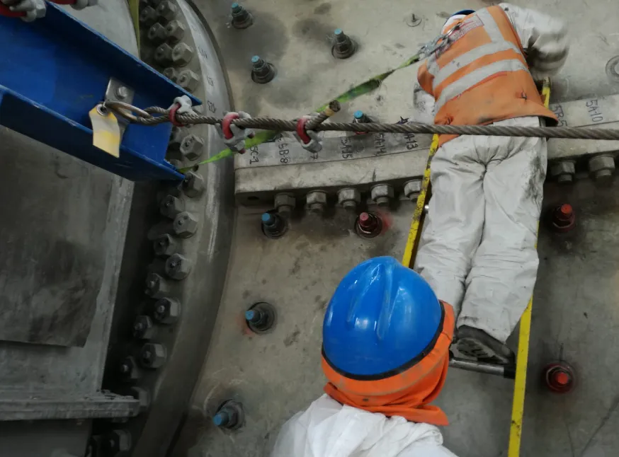 Medición de Elongación de Pernos SPC4 Molino SAG/ Ensayos NDT en Trunnion SAG — imagen 2