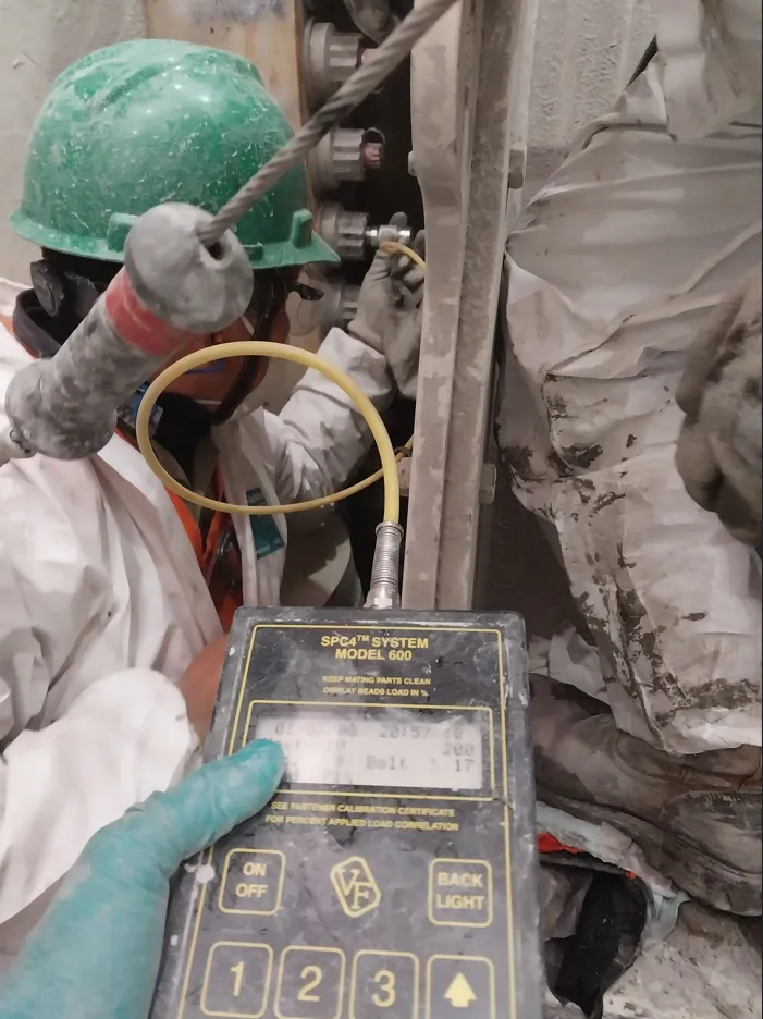 Servicio de Medición de Elongación de Pernos y UT en Molinos — imagen 3